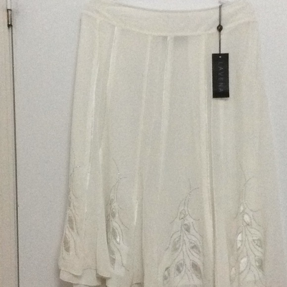 A-Line beautiful off white skirt - Picture 5 of 5